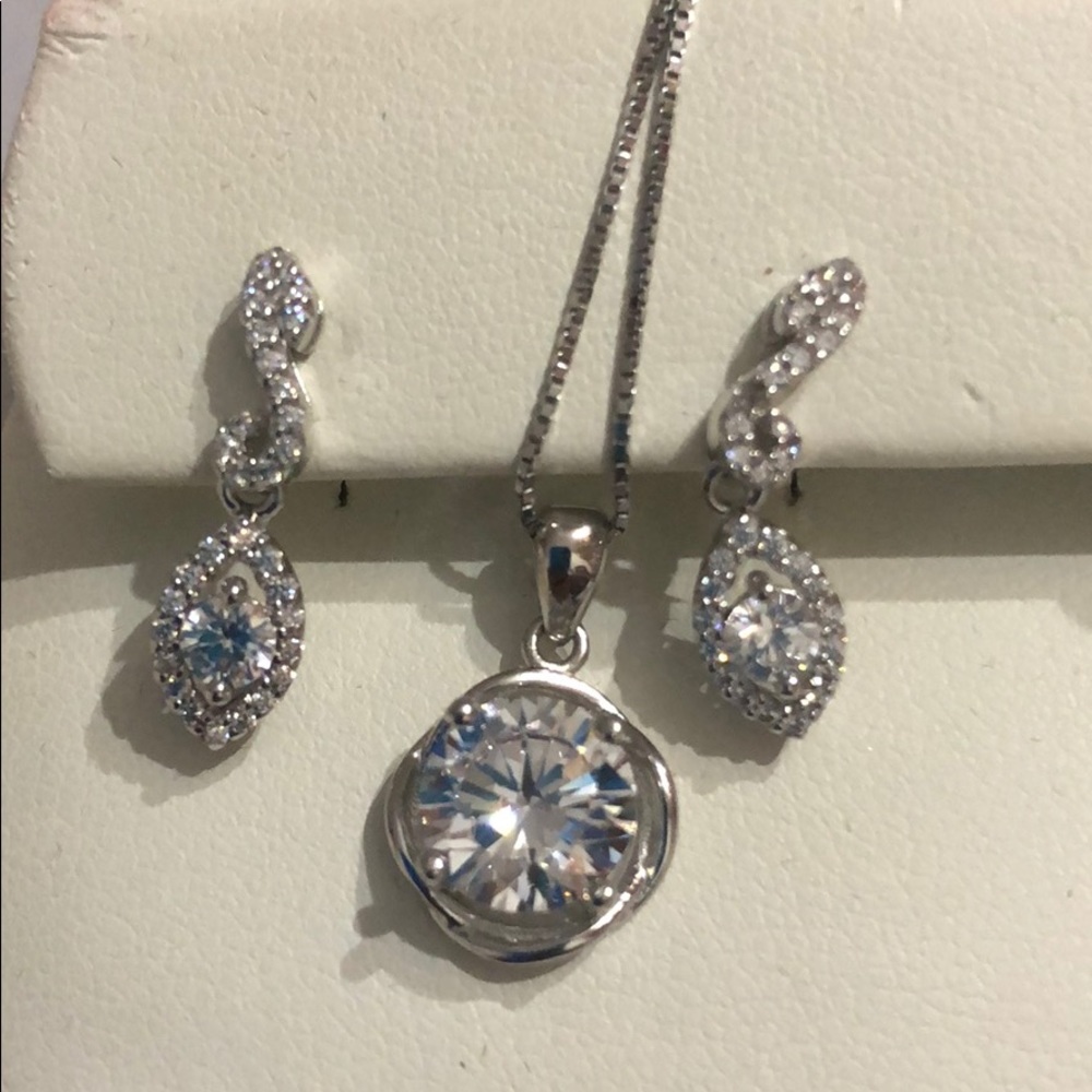 Silver pendant CZ and silver earrings